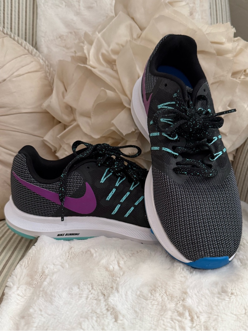 NIKE Women’s Run Swift SE 'Black Vivid Purple Aqua' CN2157-001    Size 8